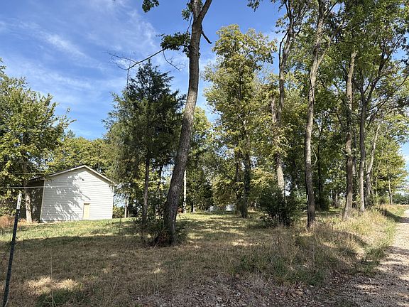 4th image of E Parker Rd