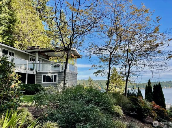6688 Latyson Lane NE, Bainbridge Island, WA 98110