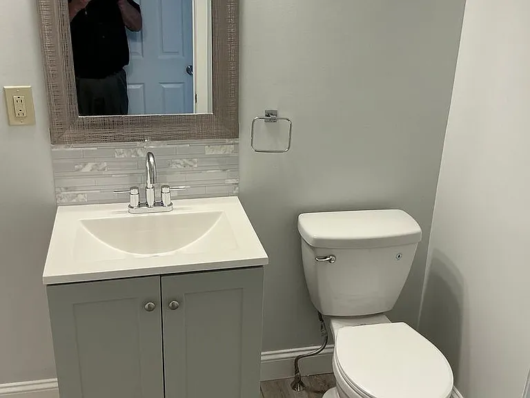 558 Riverside Dr — Photo 7