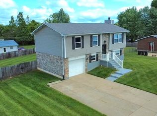 3014 S Woodland Dr, Radcliff, KY 40160