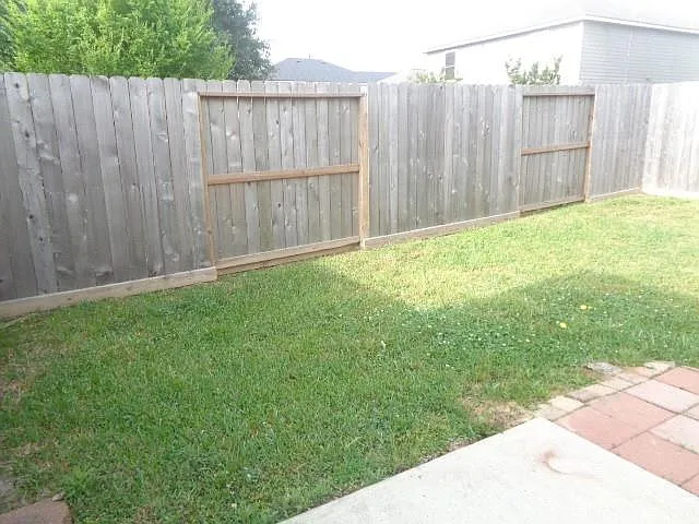 6702 Castle Terrace Ct — Photo 36