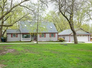 W8641 Hilltop Rd, Fort Atkinson, WI 53538