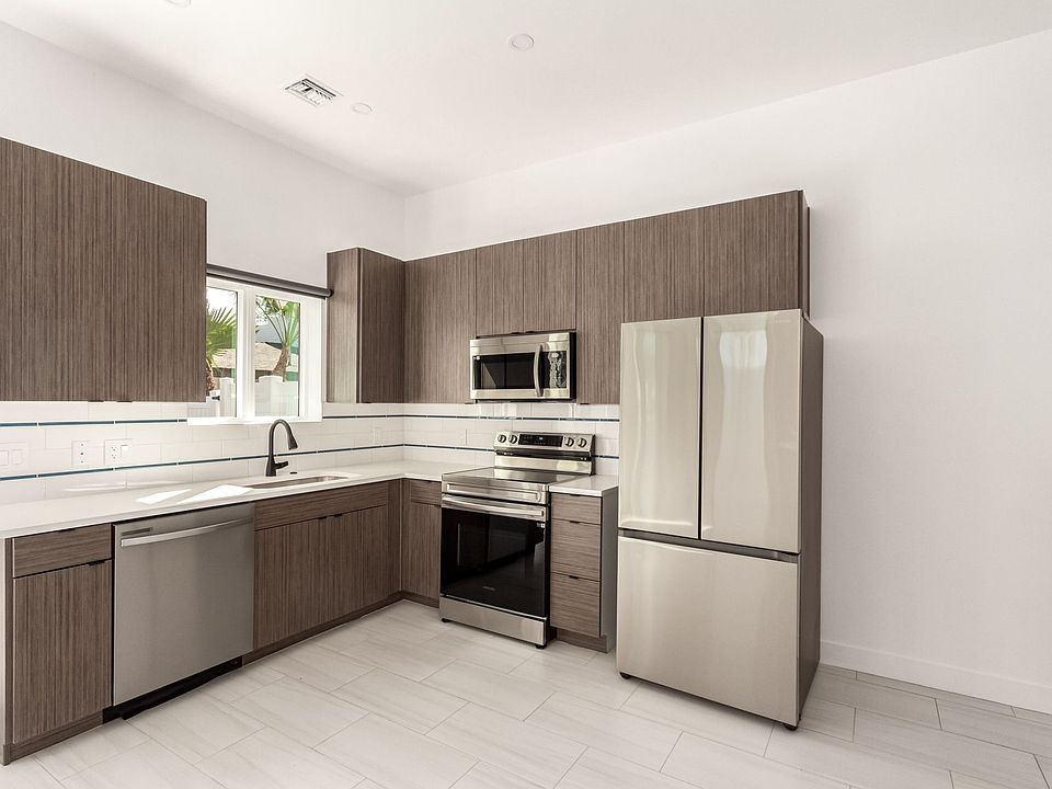 1st image of 3107 N 39th St #6