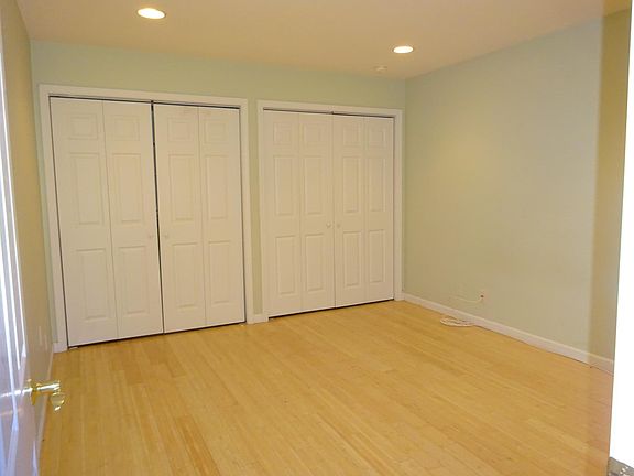 5th image of 610 Athens St