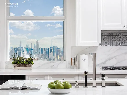 Sold by Sotheby's International Realty | media 39