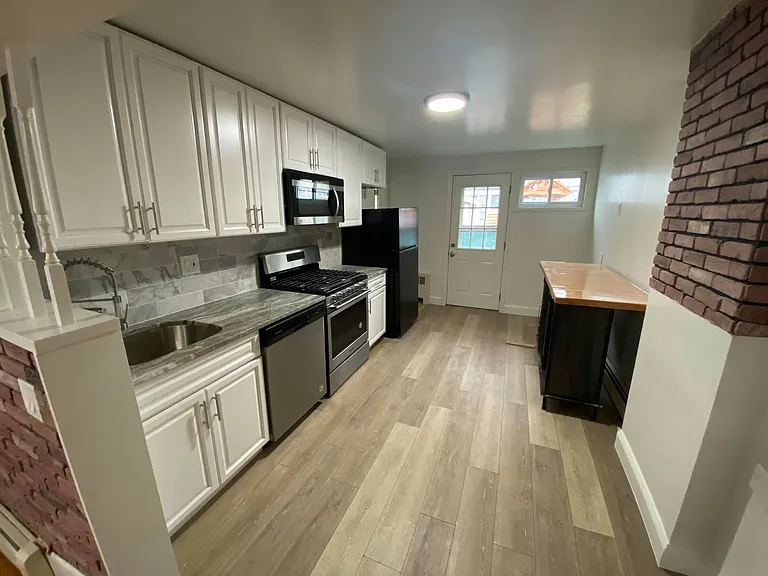 218 Harvard St #2 — Photo 2