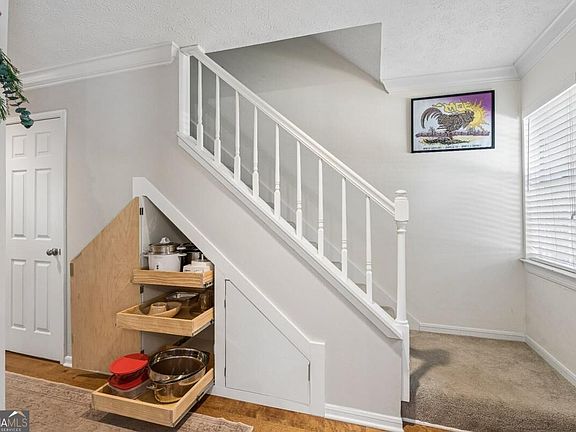 3rd image of 111 Franklin Ct