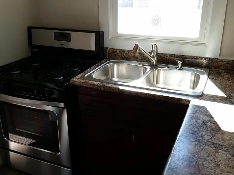 2502 Carlton Ct — Photo 12