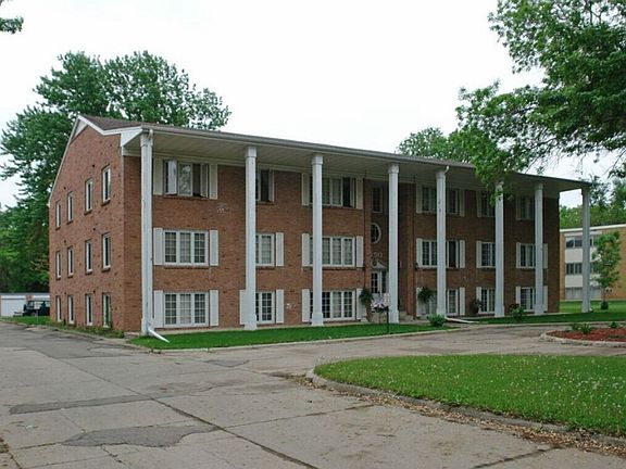 2nd image of 8350 Fremont Ave S #201