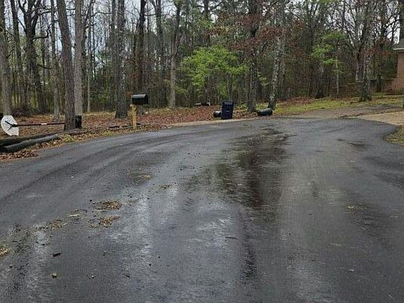 5th image of 140 Circle Dr