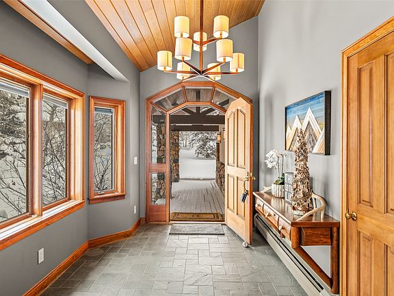 5th image of 1165 Redwoods Drive