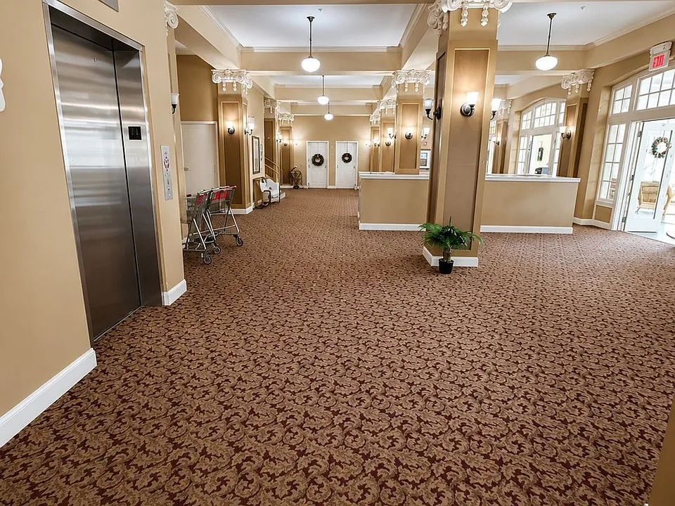 Oaks Apartments