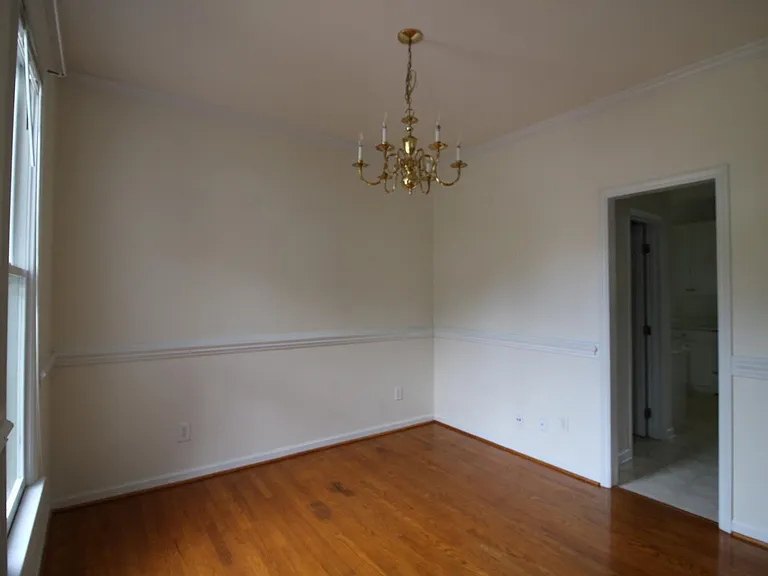 1437 Opal Ct — Photo 3