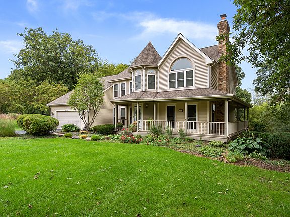 2nd image of 4030 Green Willow Ln