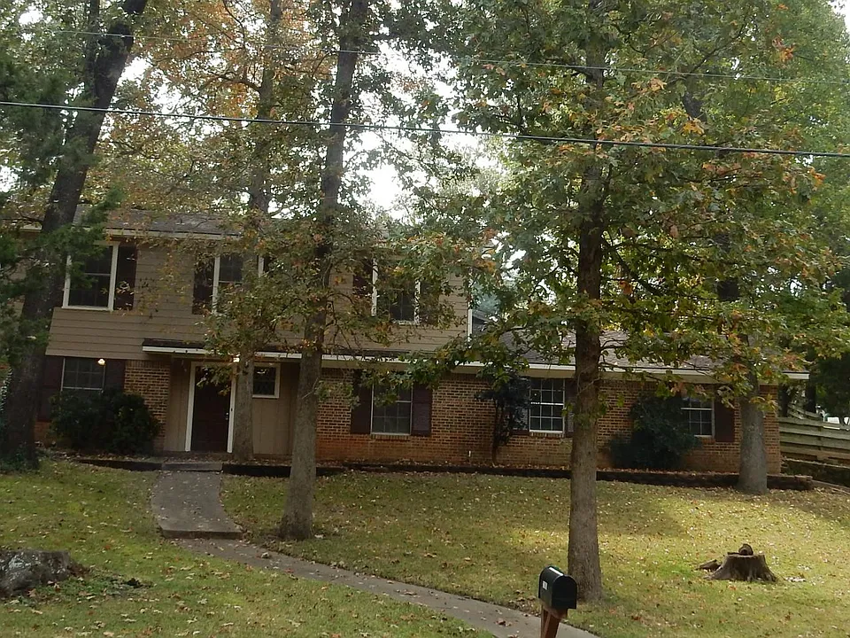 2105 Miller Dr