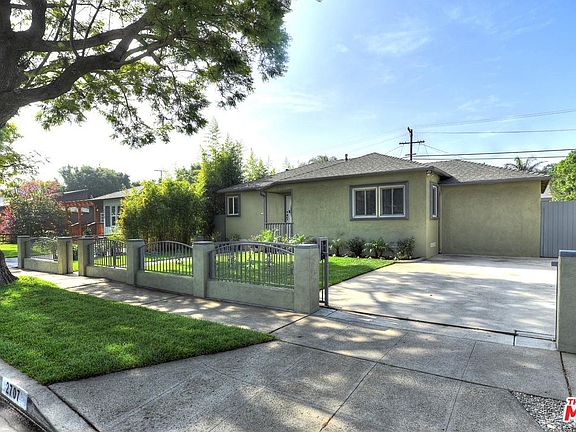 3rd image of 2707 Barry Ave