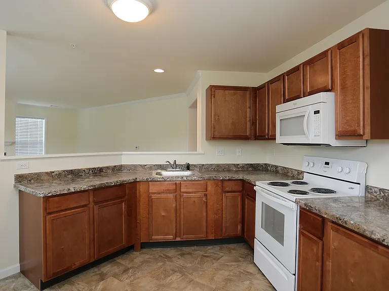 The Ridge Apartments — Photo 6