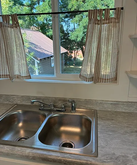 1205 E Maple St — Photo 9