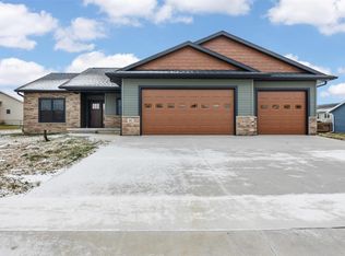 405 Council St, Anamosa, IA 52205