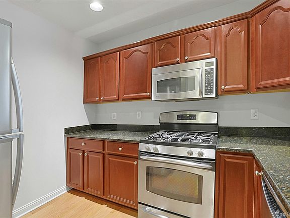 2nd image of 3216 Leeward Dr