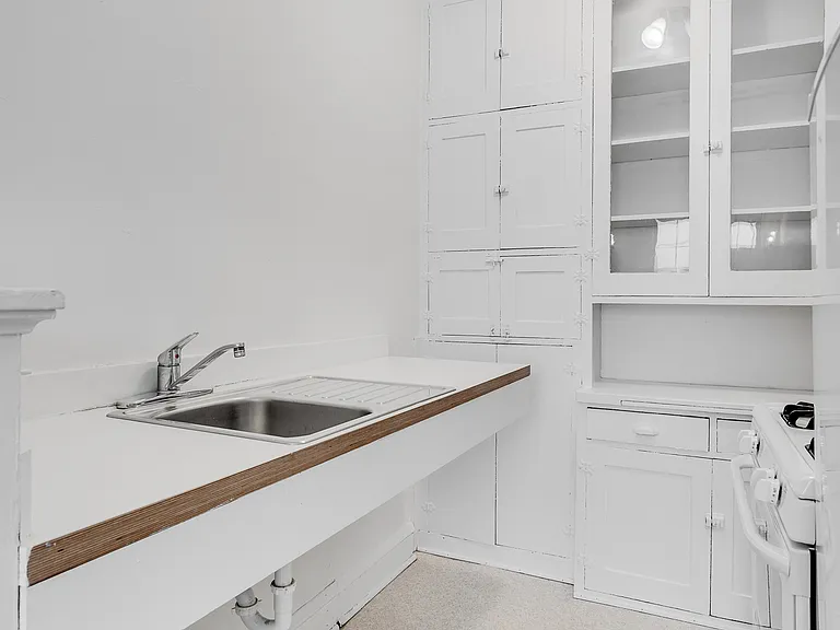 Summit Hill Apartments — Photo 36