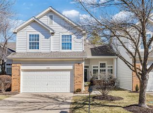 118 Chesterfield Bluffs Dr, Chesterfield, MO