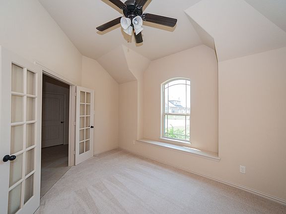 5th image of 606 Chesterfield Ln