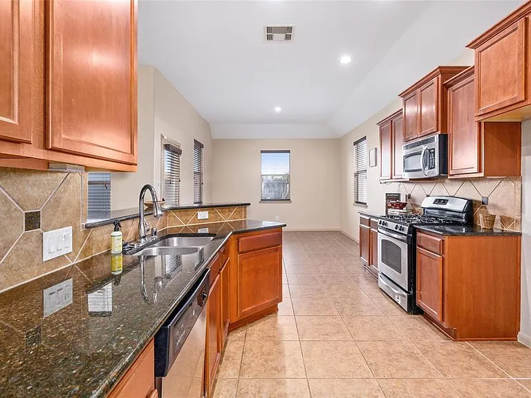 2886 Aurelia Ln — Photo 11