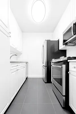 Rented by Olnick Organization | media 6