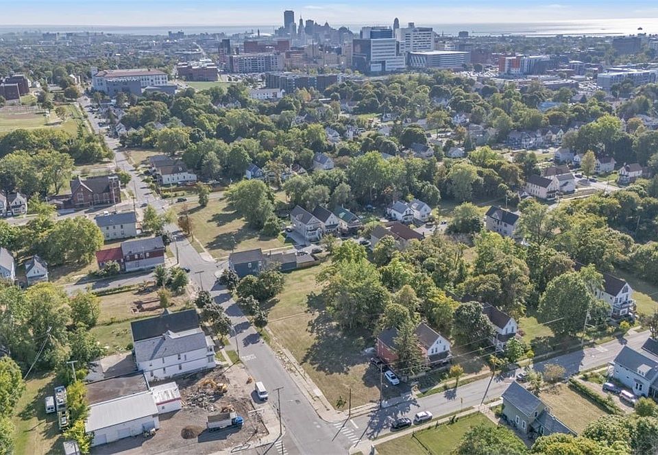 2nd image of 177 Riley St #15