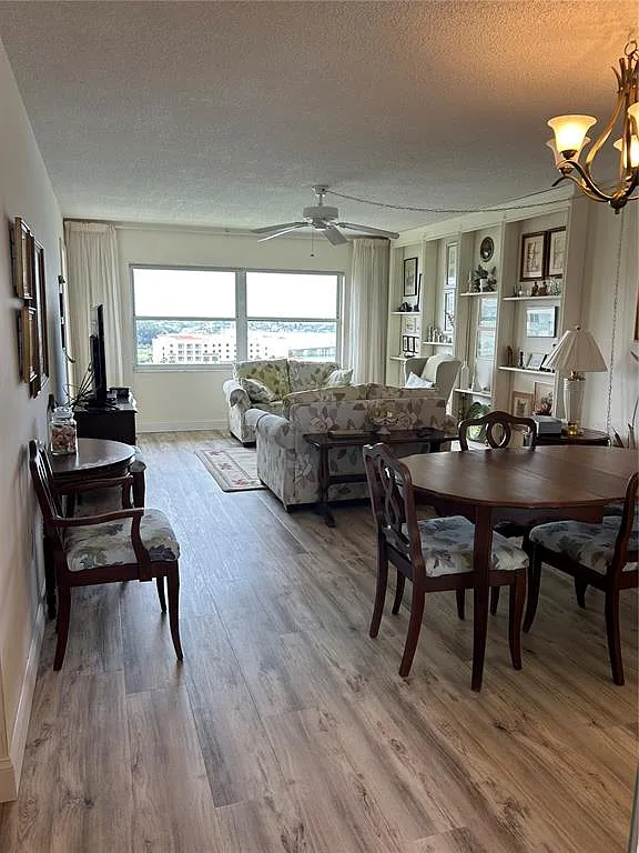 2 bed, 2.0 bath, 1050 sqft, $3,500 — Photo 4