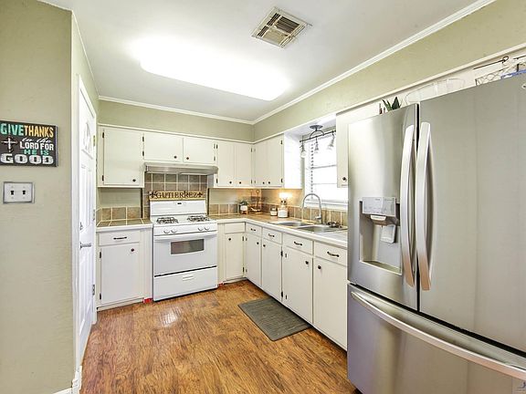 4th image of 314 Lincoln St