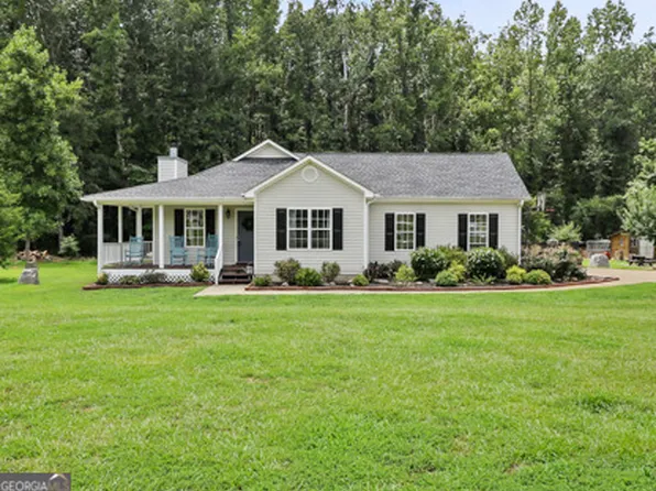 271 Pinewood Dr, Gay, GA 30218