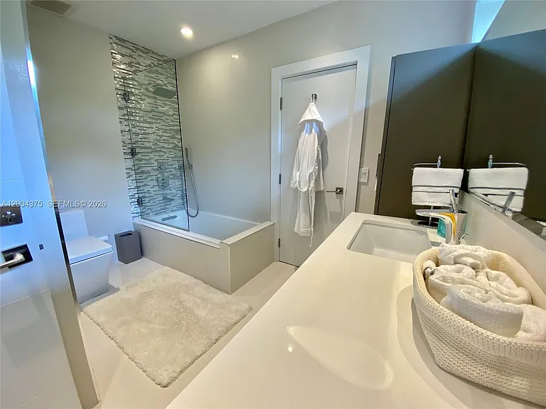 265 N Shore Dr — Photo 20