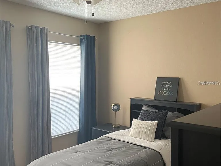 SECONDARY BEDROOM 10X10
