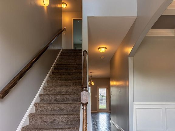 2nd image of 103 Hawks Tail Dr