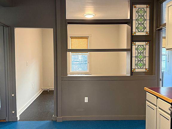 4th image of 519 Charles St Floor 2