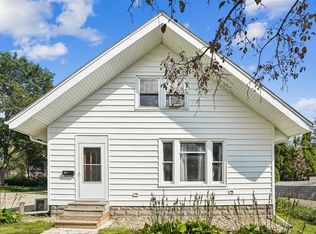 309 W 12th St, Cedar Falls, IA 50613