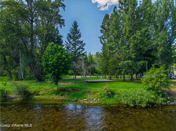 4 River Rd, Calder, ID 83808
