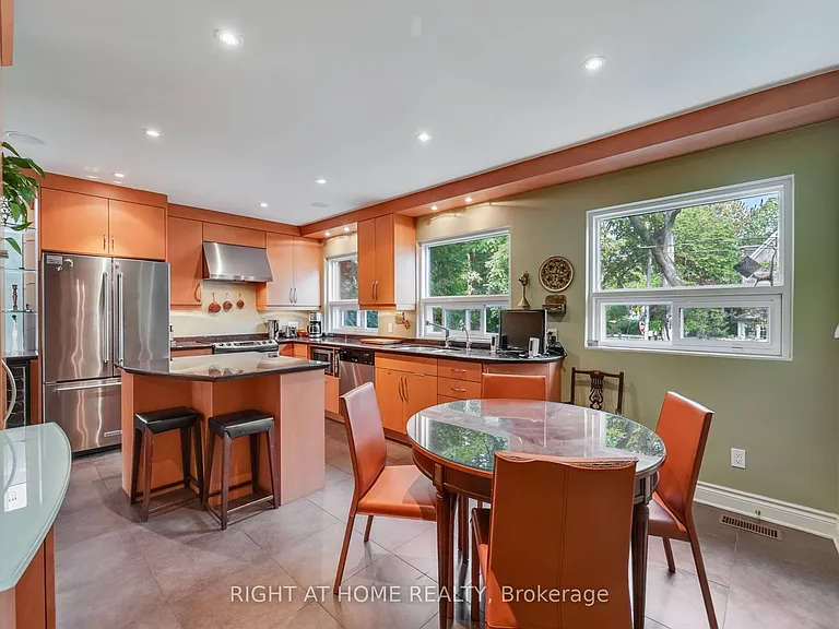 25 Clarendon Ave — Photo 14