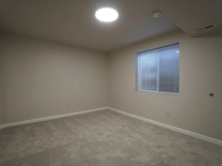 3070 Mirage Dr — Photo 21