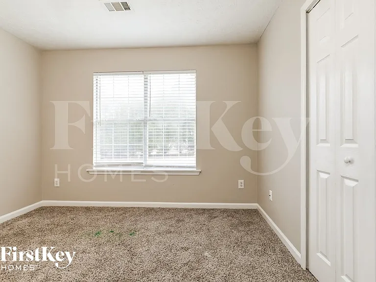 204 Whistleville Ct — Photo 11