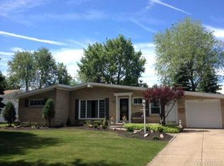 188 Delamere Rd, Williamsville, NY 14221