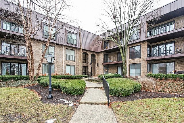 1st image of 2 Court Of Harborside APT 304