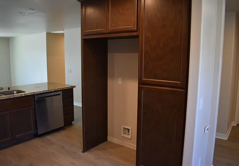 524 Janell Ct — Photo 13