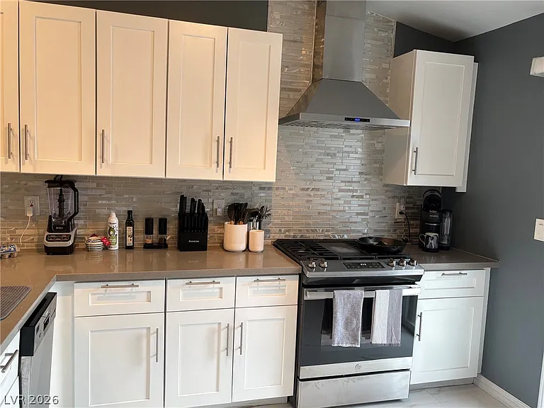 4402 Cassandra Dr — Photo 6