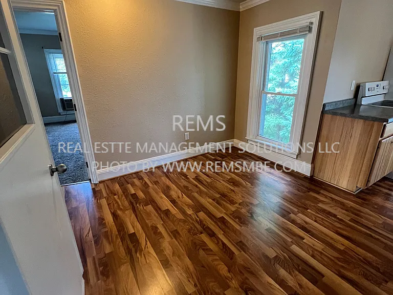 222 Mill St — Photo 6