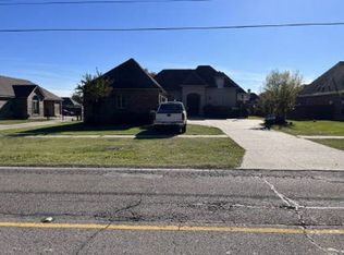 1988 Rollins Rd, Zachary, LA 70791