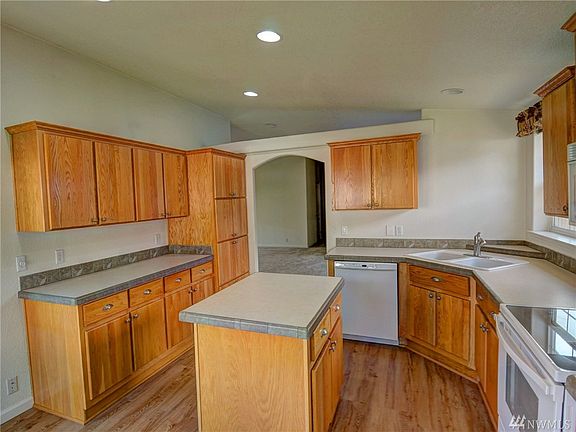 4th image of 9918 195th Street Ct E #20
