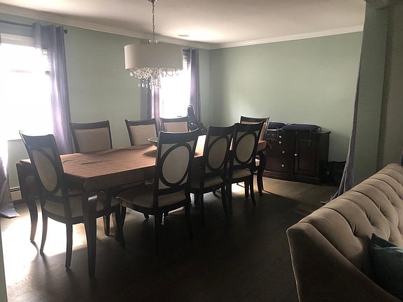 3rd image of 49 Sprucewood Dr
